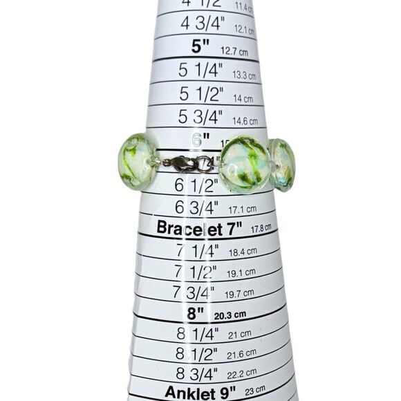 Green Swirl Glass Lamp Beaded Bracelet 6.25” Silver Tone Faux Pearls - Picture 8 of 8